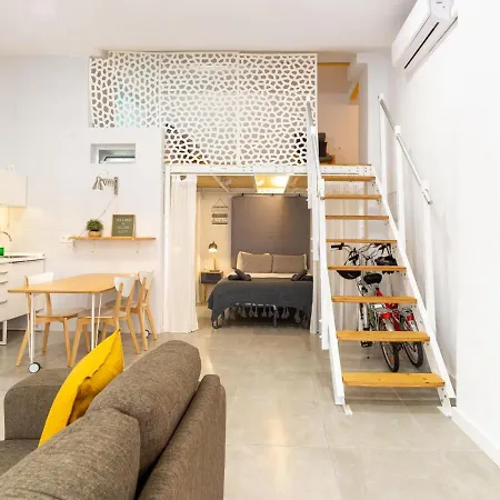 Lu&cia Loft Center מאלגה